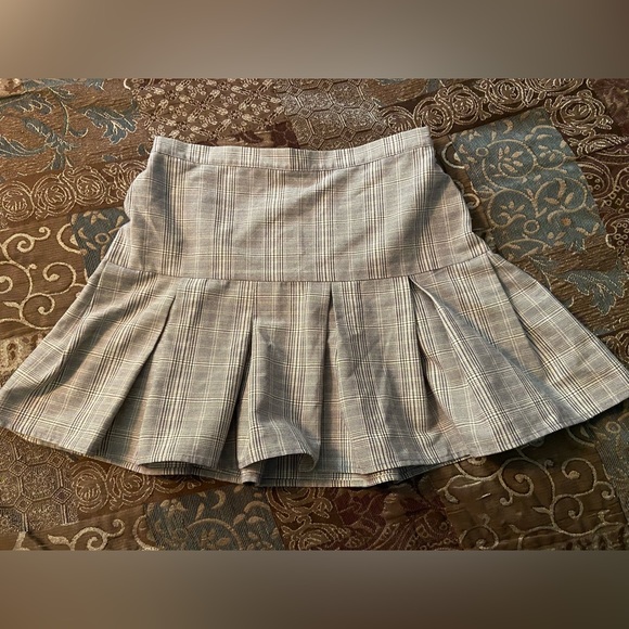 Altar'd State Dresses & Skirts - Altar’d state plaid skirt, grey and white, size medium.